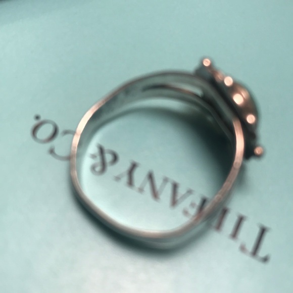 silver ring with green emerald - Picture 4 of 5